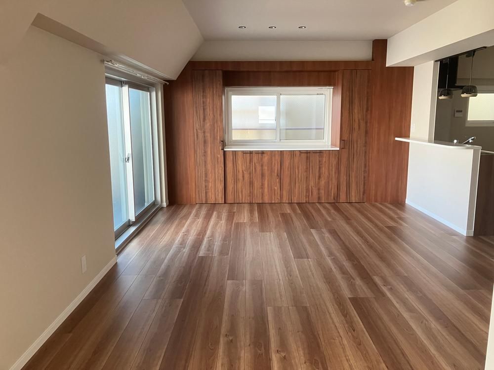2LDK Apartment for Sale in Taito, Tokyo - Thumbnail 3
