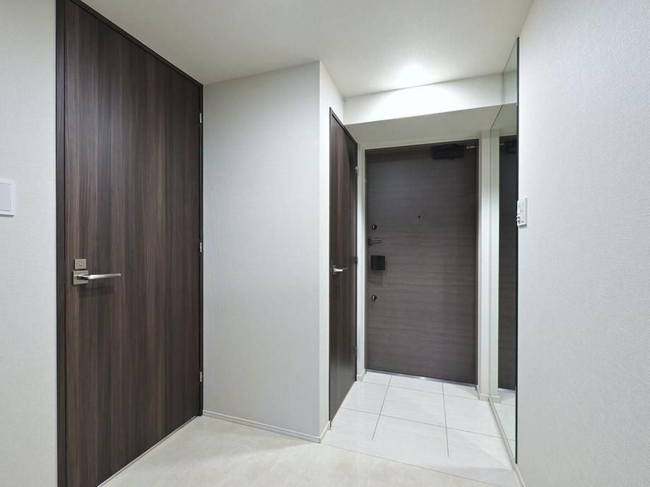 2LDK Apartment for Sale in Nishi-ku, Yokohama - 55.55m2 - Thumbnail 3