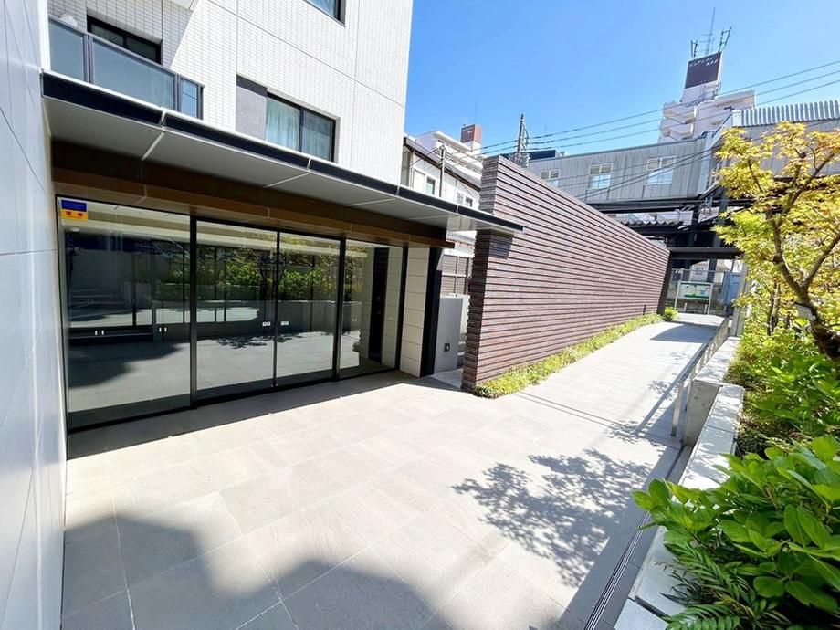 2LDK Apartment for Sale in Nishi-ku, Yokohama - 55.55m2 - Thumbnail 2