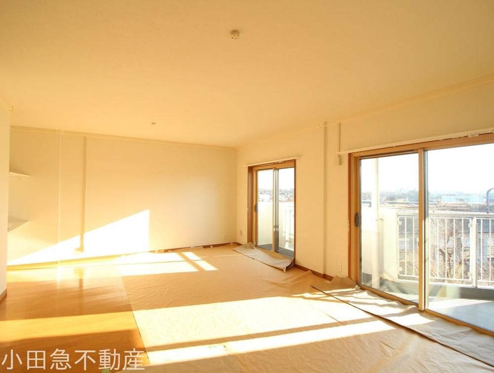 2LDK Apartment for Sale in Ebina, Kanagawa - 72.64m2 - Thumbnail 3