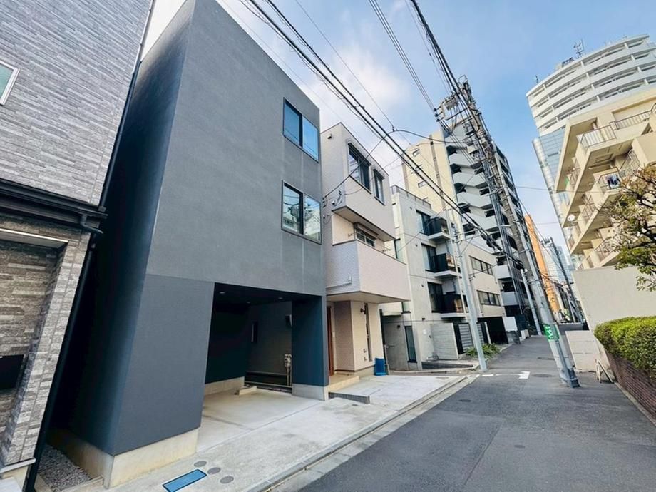 3LDK House for Sale in Yoyogi, Shibuya-ku, Tokyo - Thumbnail 3
