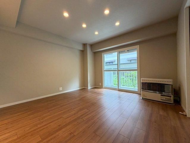 Renovated 4LDK Apartment for Sale in Sapporo Chuo Ward - Thumbnail 4