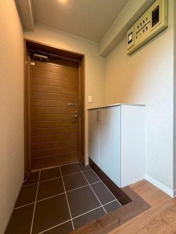 Renovated 4LDK Apartment for Sale in Sapporo Chuo Ward - Thumbnail 3