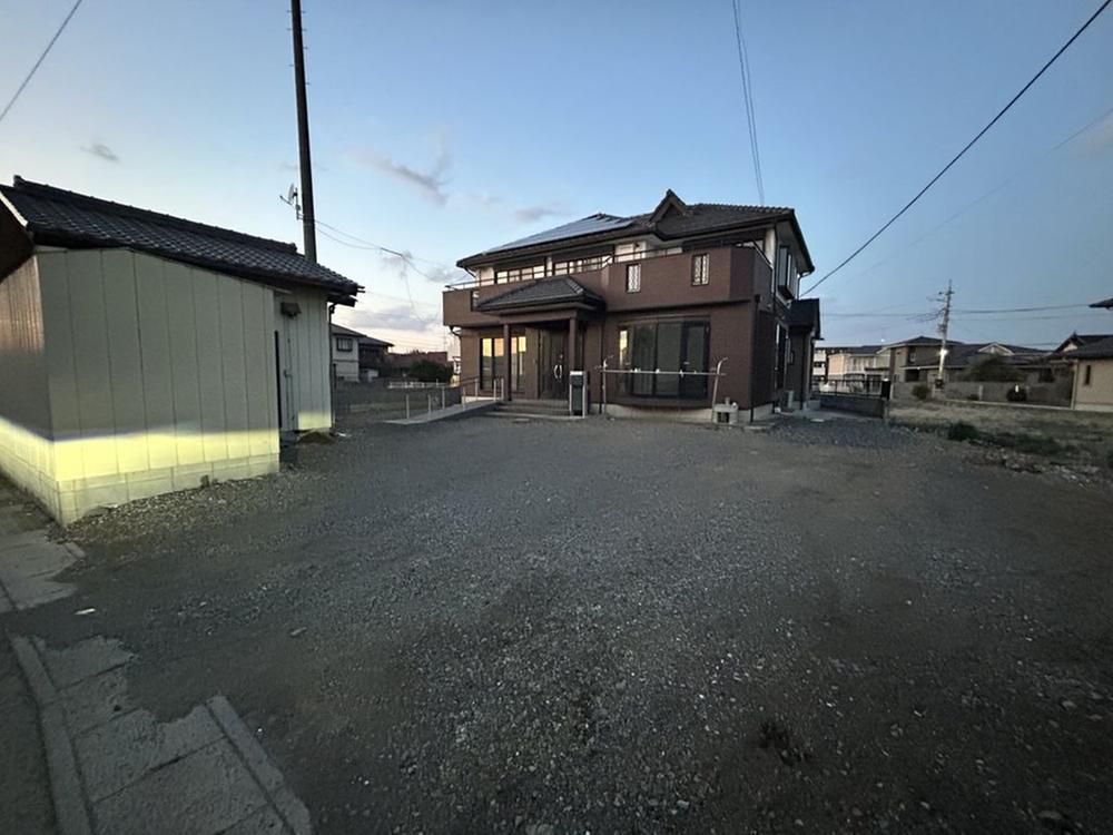 5LDK House with Garden in Oizumi, Gunma - 22.99 Million Yen - Thumbnail 3