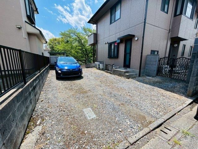 5LDK+S Detached House with Large Garden in Akiruno, Tokyo - Thumbnail 2