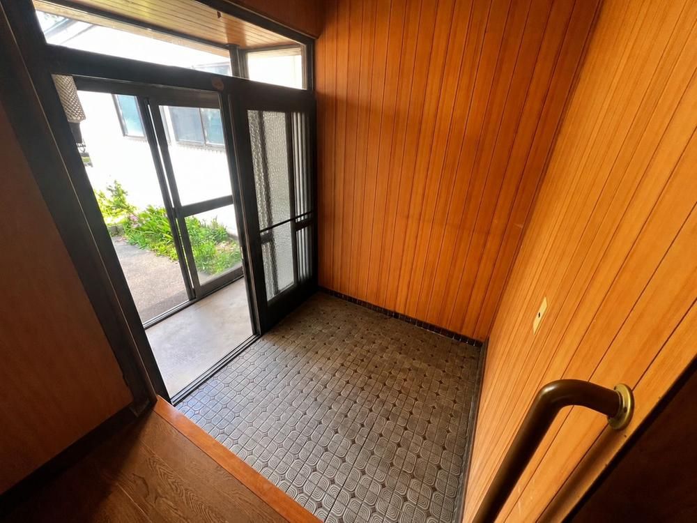 6DK House for Sale in Inada, Joetsu City, Niigata - 6.8 Million Yen - Thumbnail 2