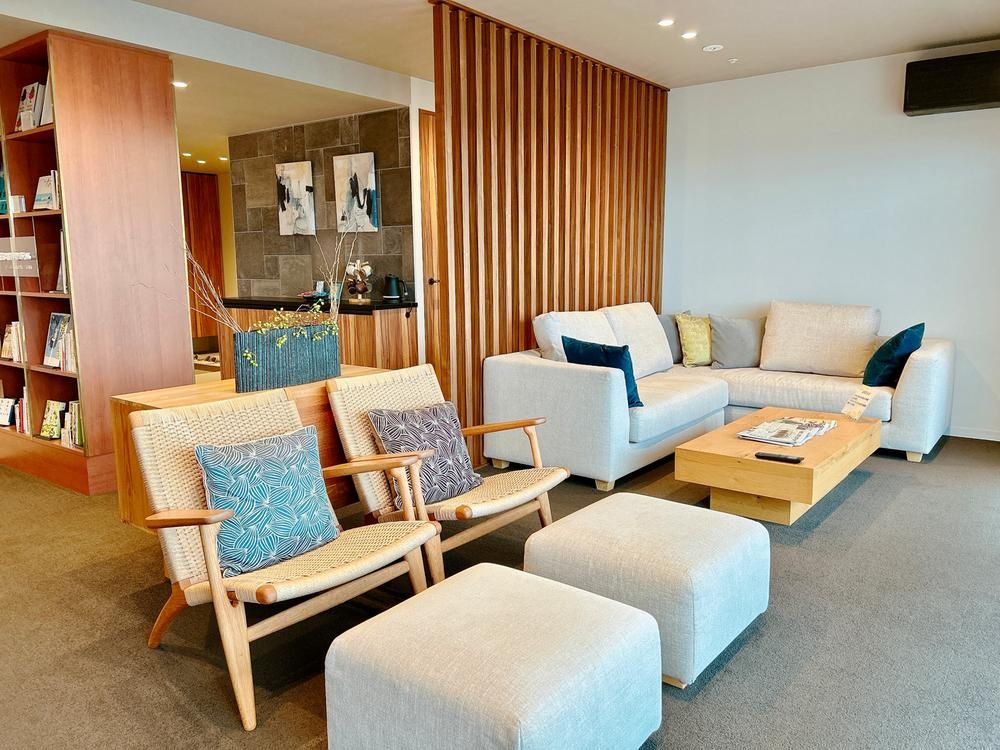 Ocean View 2LDK Apartment for Sale in Toyosaki, Tomigusuku - Thumbnail 4