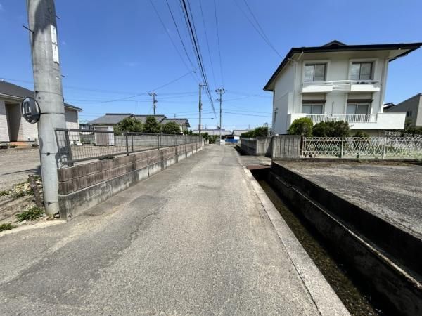 5DK Resale House in Niihama, Ehime with Large Parking Lot - Thumbnail 4