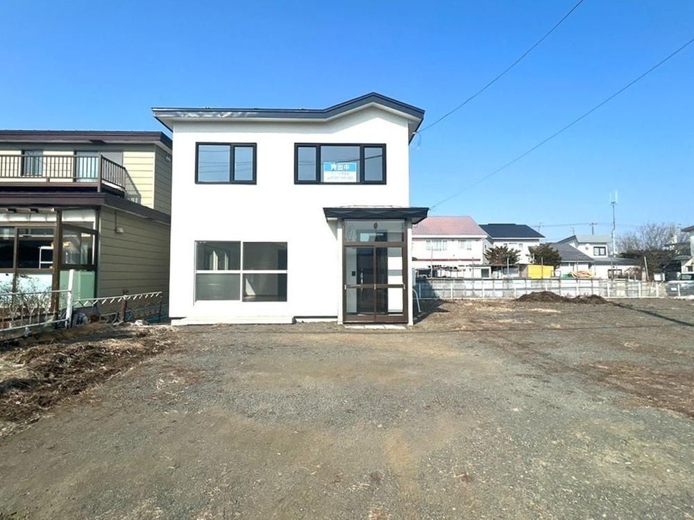 Renovated 5LDK House in Kushiro, Hokkaido - 15.49 Million Yen - Thumbnail 2