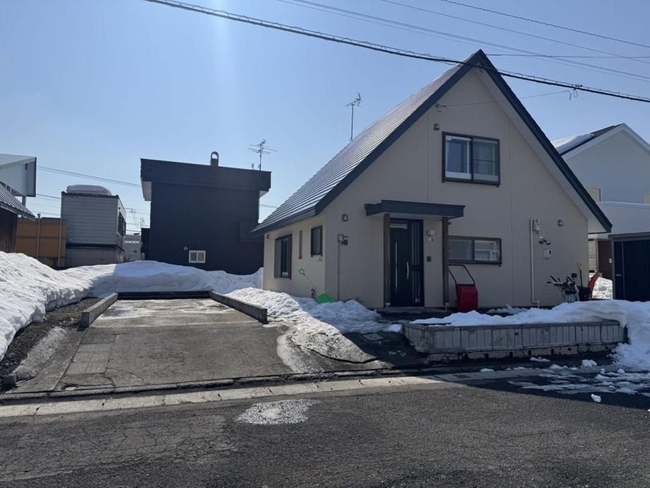 Renovated 3LDK+S House in Asahikawa, Hokkaido for Sale - Thumbnail 2