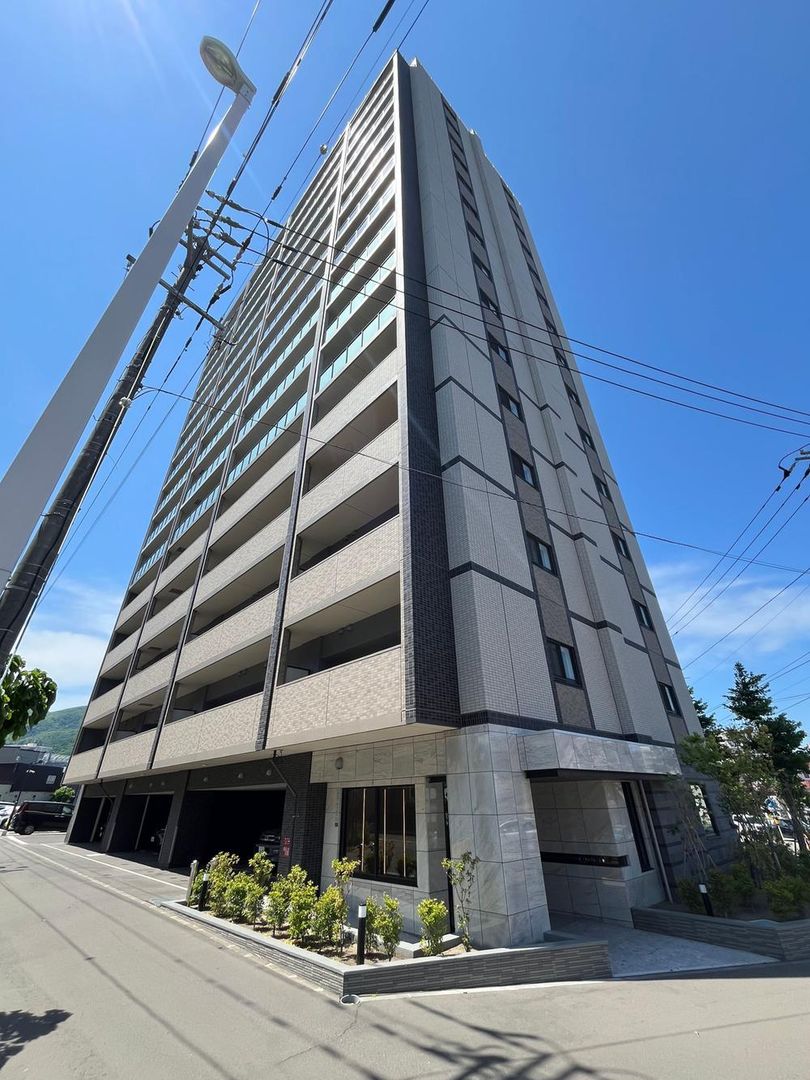 2LDK Apartment for Sale in Sapporo Nishi-ku, 65m2 - Thumbnail 2