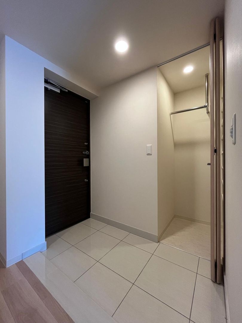 2LDK Apartment for Sale in Sapporo Nishi-ku, 65m2 - Thumbnail 3