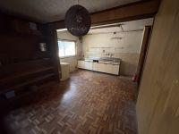 1926 Wooden Home in Minamiawaji with Garden and Carport — Image 4, Minamiawaji, Hyogo
