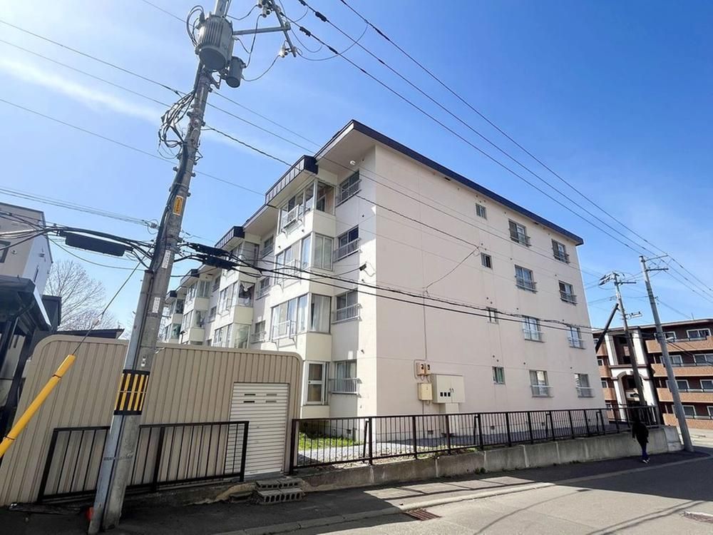 3LDK Apartment for Sale in Minami-ku, Sapporo - Thumbnail 2