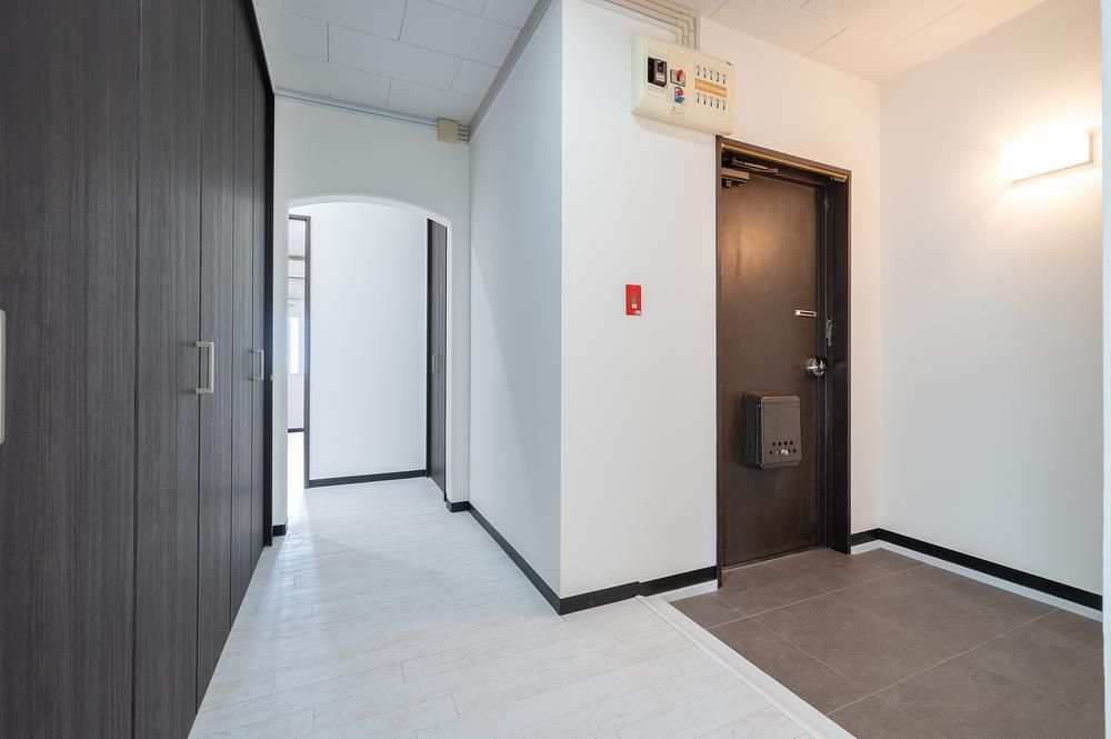 Renovated 4LDK Apartment in Ebina, Kanagawa - Thumbnail 2