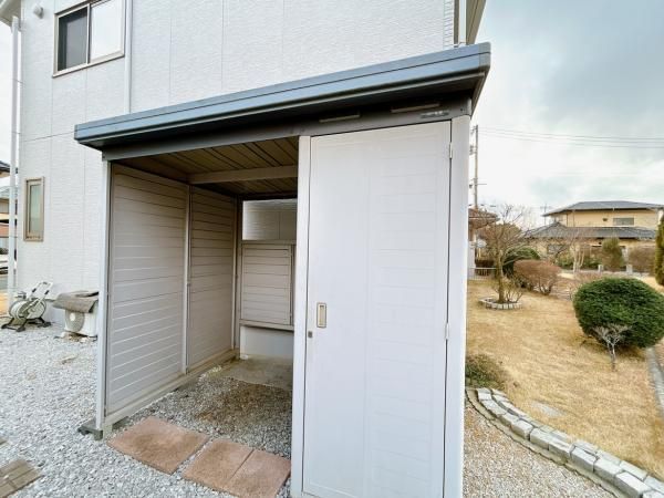 4LDK House for Sale in Ibaraki-machi, Ibaraki - 131.66m2 - Thumbnail 3