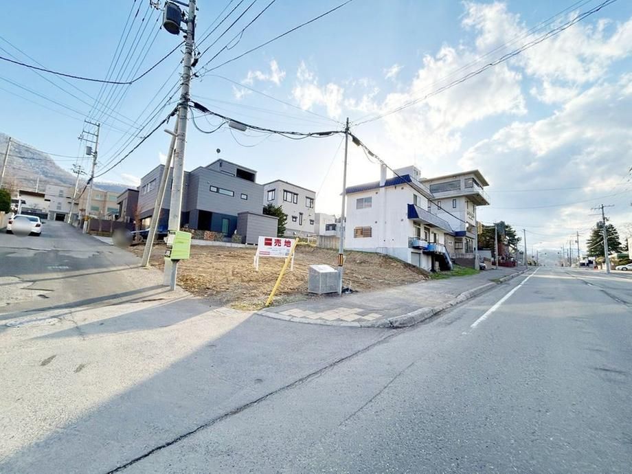 Land for Sale in Fushimi, Chuo Ward, Sapporo - 229.35 sqm Corner Lot - Thumbnail 2