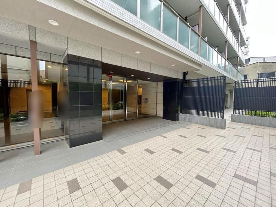 1LDK Apartment for Sale in Taito-ku, Tokyo – 40.89m² - Thumbnail 2