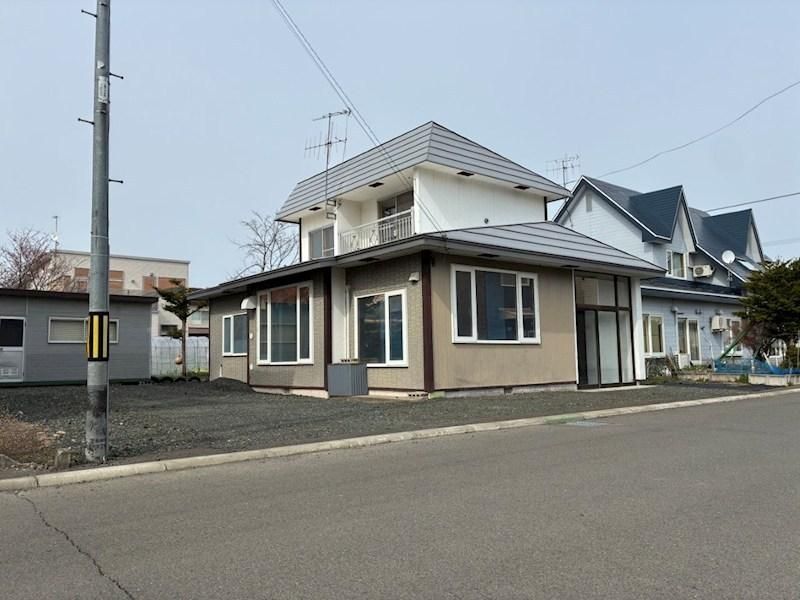 4LDK House for Sale in Hiromi-cho, Kitami City, Hokkaido - 97.6 sqm - Thumbnail 2