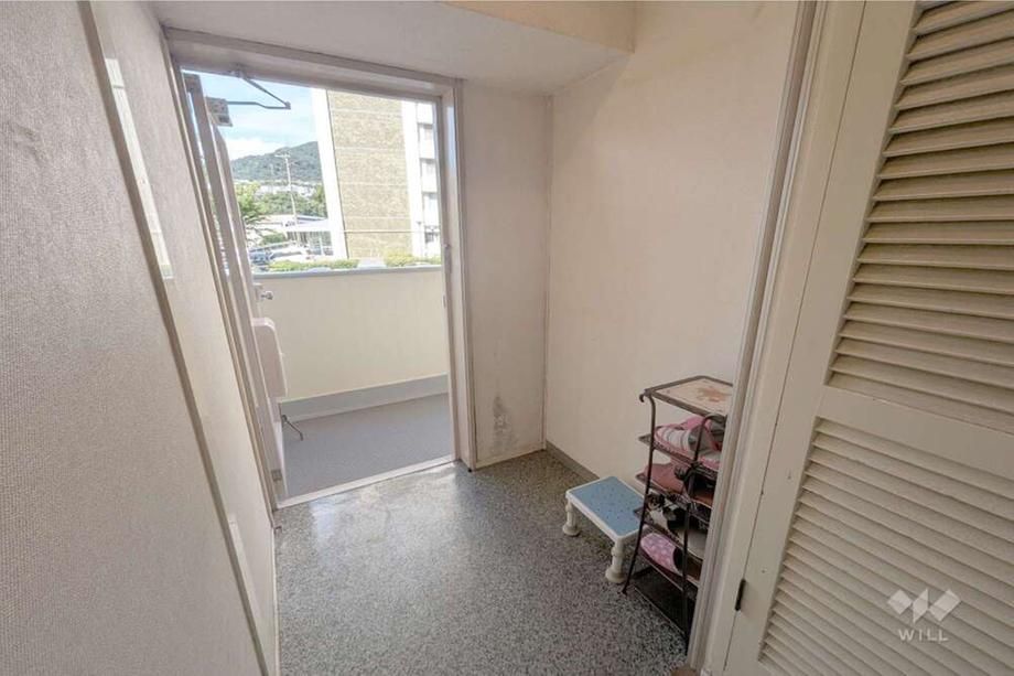3LDK Apartment in Sumiyoshidai, Kobe | 55.65m² | 4.9M Yen - Thumbnail 2