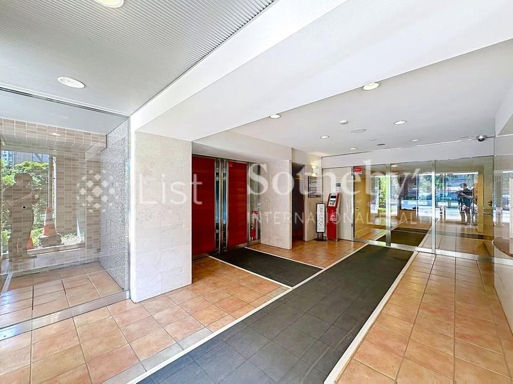 Renovated 2LDK Apartment Near Yokohama Station, Kanagawa - Thumbnail 3