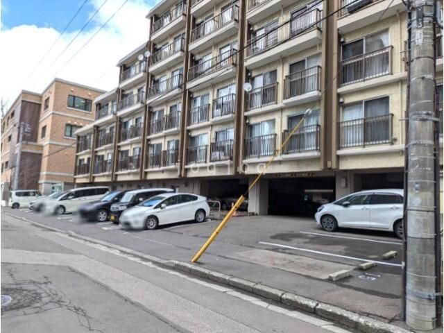 3LDK Apartment for Sale in Minami-ku, Sapporo, Hokkaido - Thumbnail 3