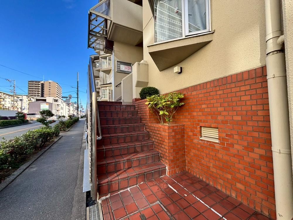 Imafuku Dai 3 Copo 2: 3LDK Apartment Near Imafuku-Tsurumi Station - Thumbnail 3