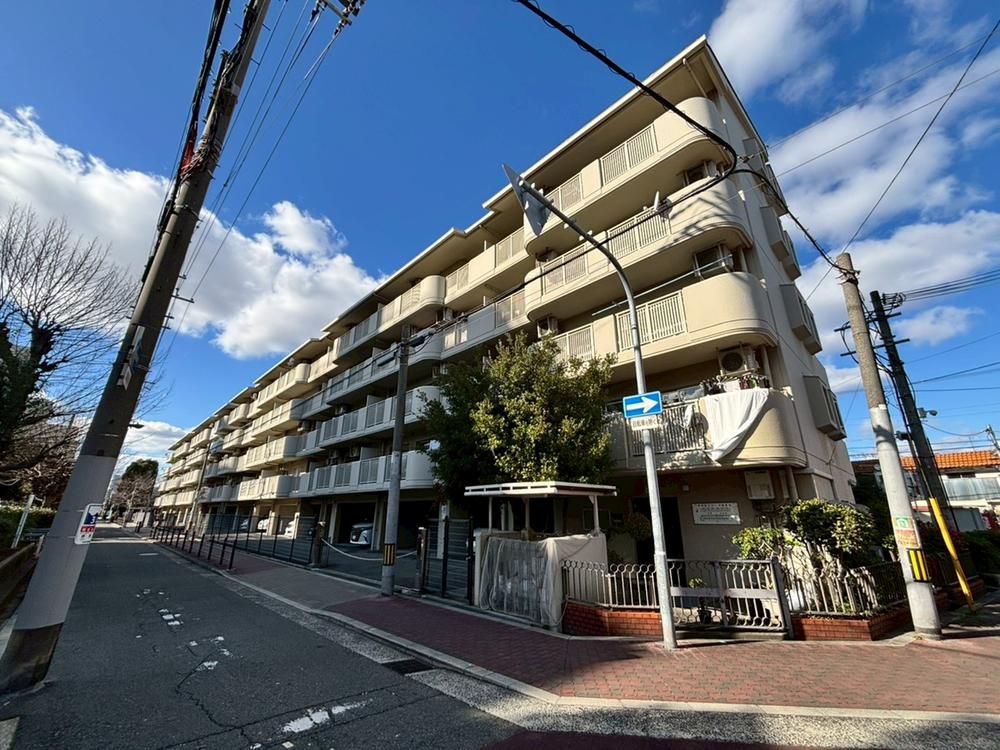 Imafuku Dai 3 Copo 2: 3LDK Apartment Near Imafuku-Tsurumi Station - Thumbnail 2