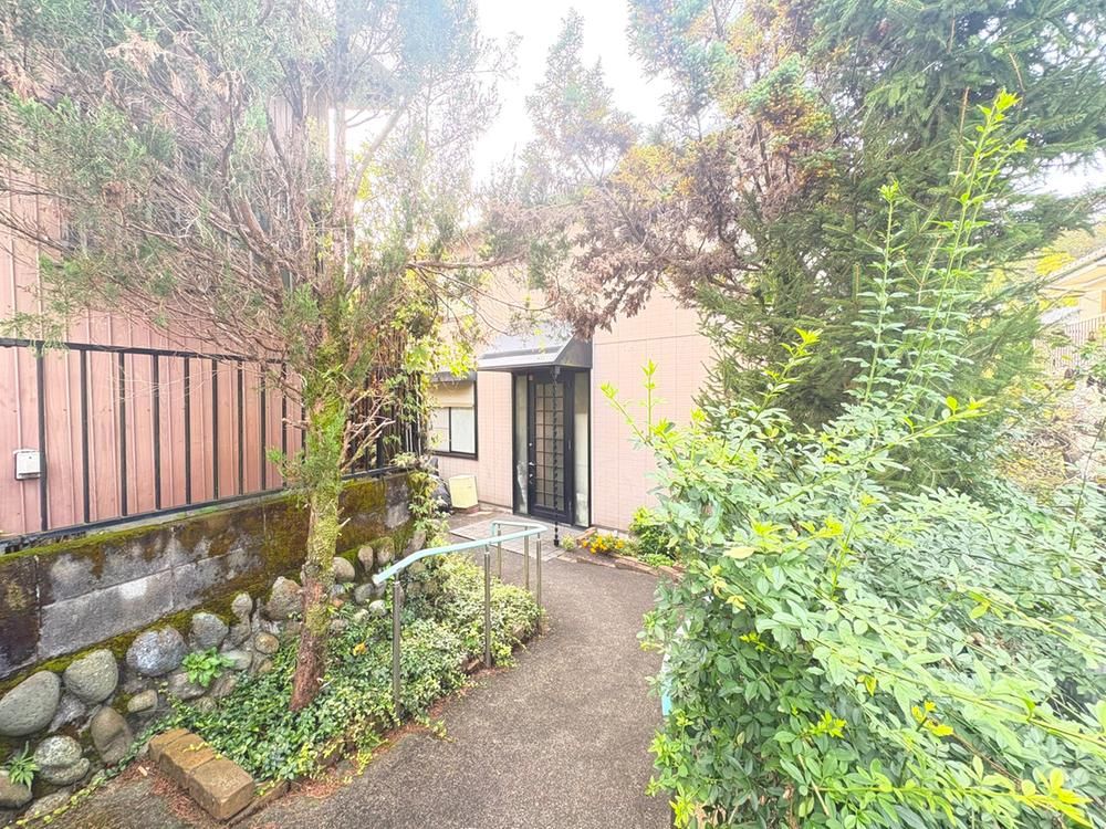5LDK Two-Generation House for Sale in Hachioji, Tokyo - Thumbnail 3