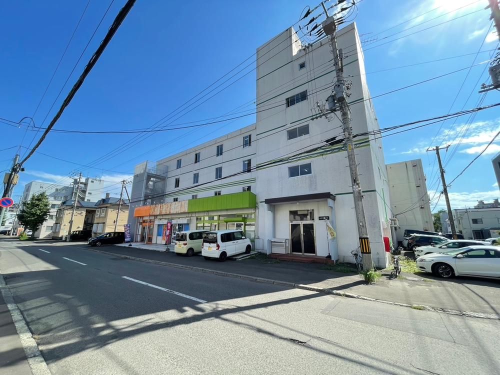 Renovated 1DK Apartment in Shiroishi Ward, Sapporo - Image 1
