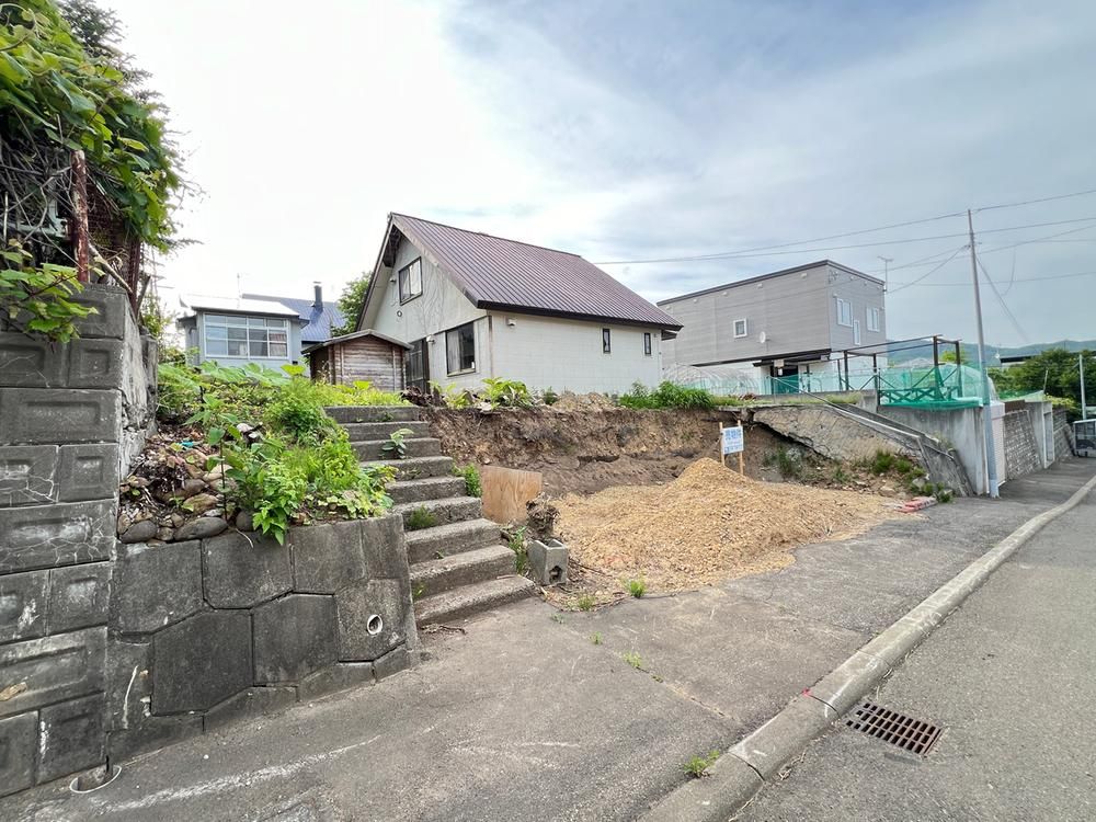 Land for Sale in Minami-ku, Sapporo - 371m2 - Thumbnail 2