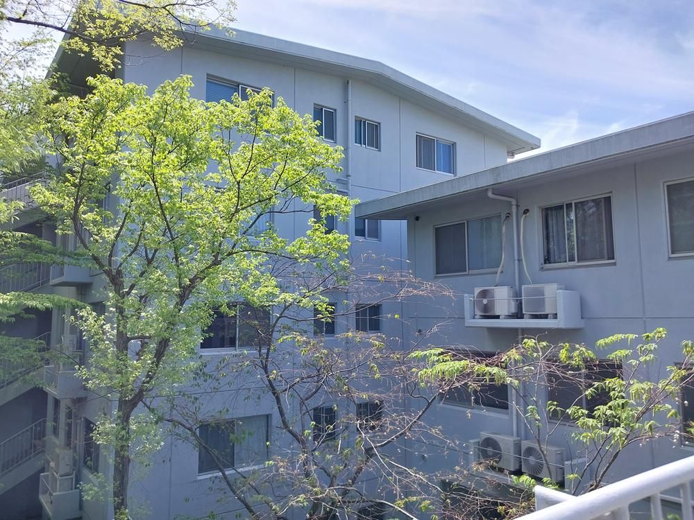 4LDK Apartment for Sale in Takatsu-ku, Kawasaki - Thumbnail 2