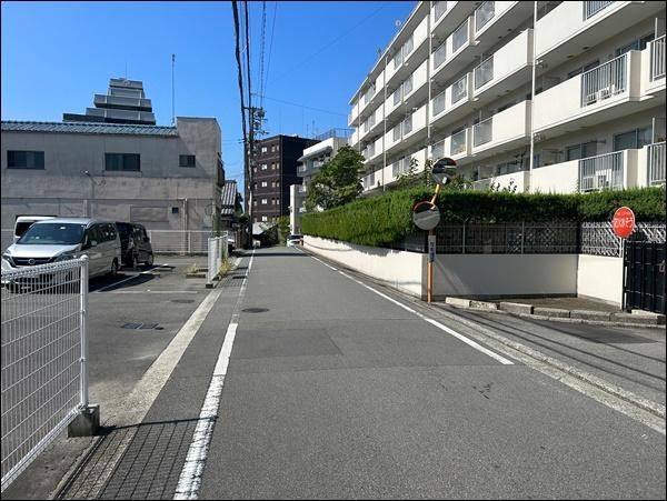 Spacious 1R Apartment with Private Garden in Matsuyama, Ehime - Thumbnail 3