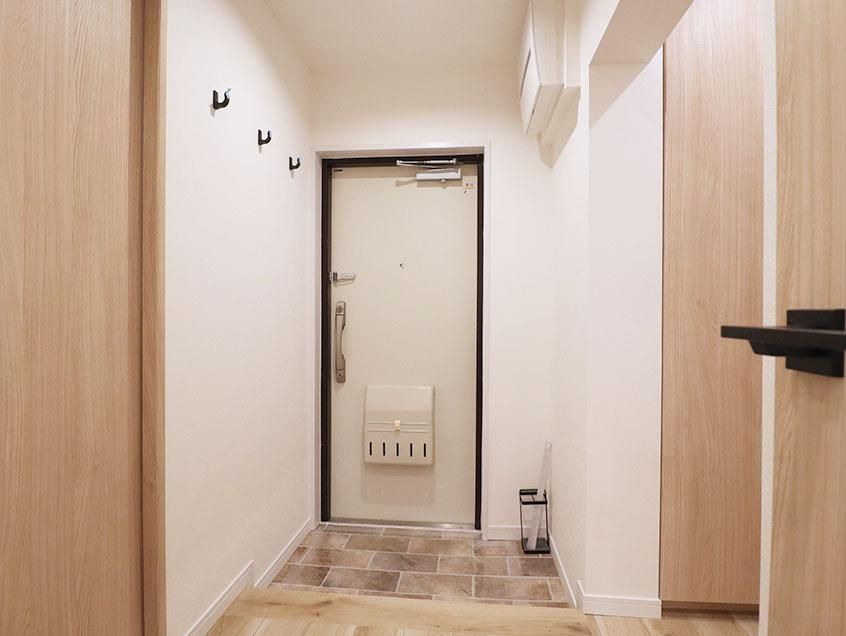 Renovated 2LDK Apartment for Sale in Sakae Ward, Yokohama - Thumbnail 2