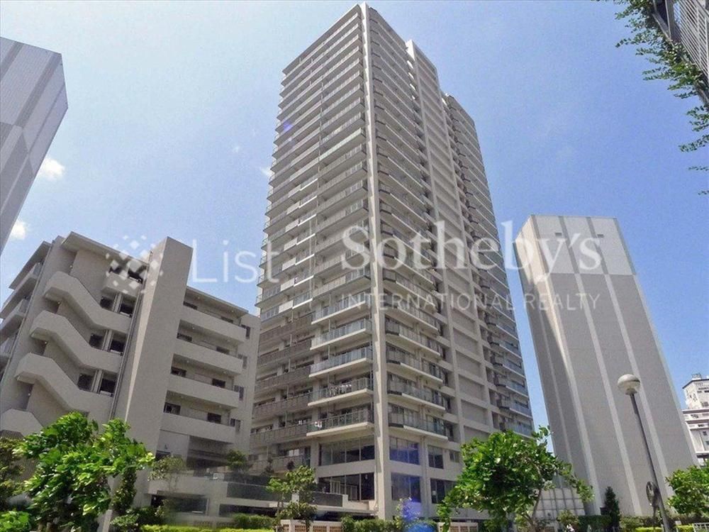 Modern RC Apartment in Makishi, Naha City, Okinawa - Thumbnail 3