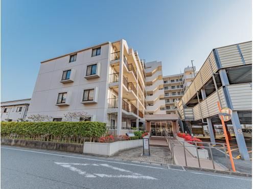 Renovated 3LDK Apartment in Funabashi, Chiba - 68.74m² - Thumbnail 2