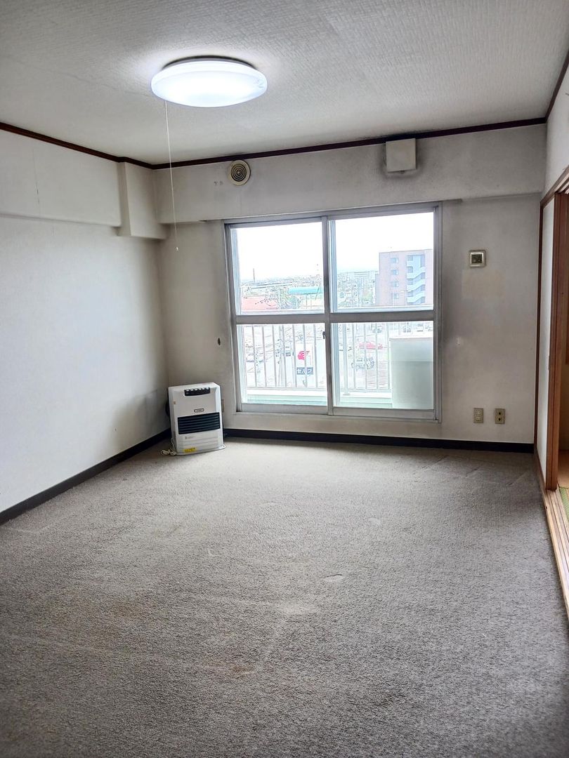 3LDK Apartment for Sale in Higashi-ku, Sapporo - Thumbnail 2