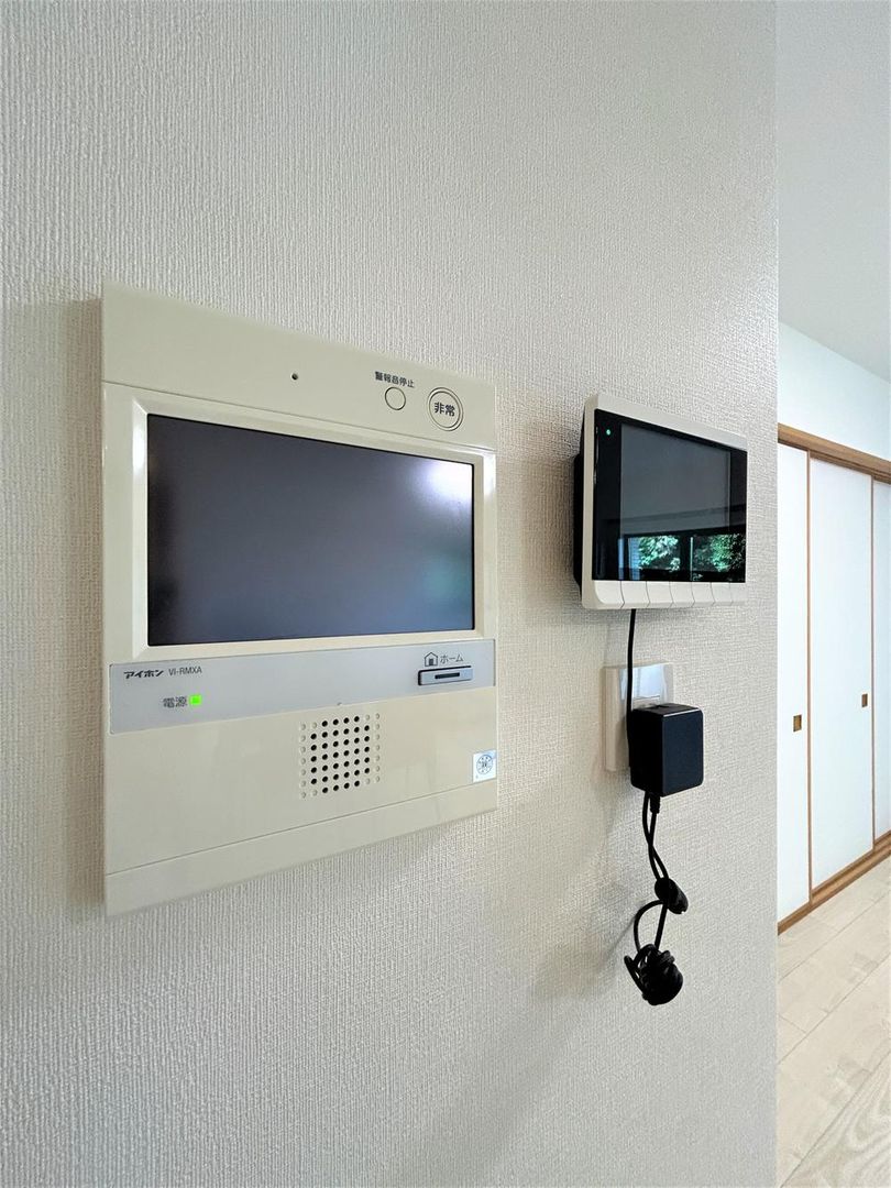Renovated 4LDK Apartment in Isogo, Yokohama for Sale - Thumbnail 3