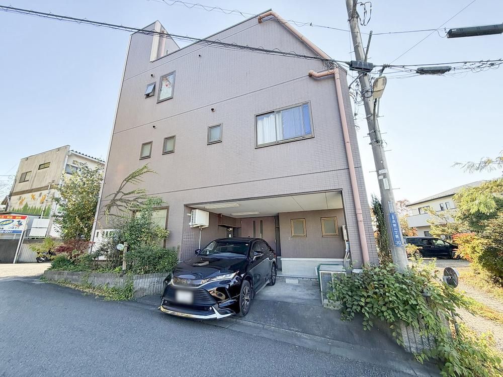 6LDK+S Detached House for Sale in Hachioji, Tokyo - Thumbnail 2