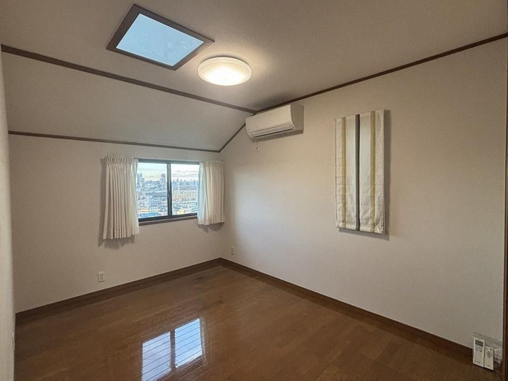 4LDK House for Sale in Kami-Sueyoshi, Tsurumi-ku, Yokohama - Thumbnail 3