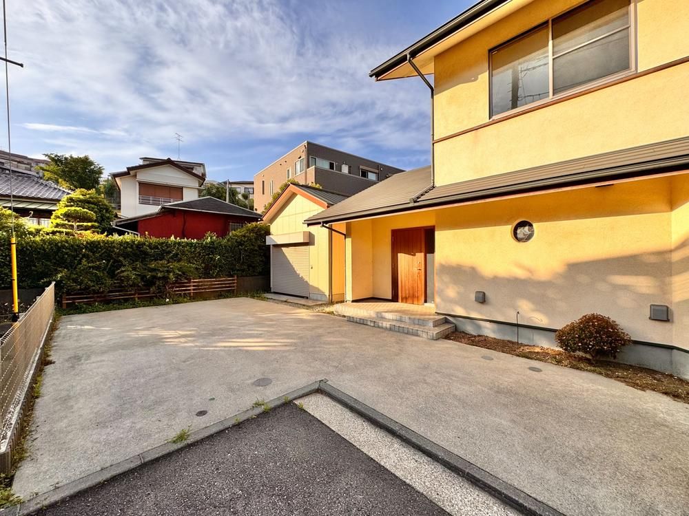 5LDK Custom-Built House for Sale in Isogo, Yokohama - Thumbnail 2