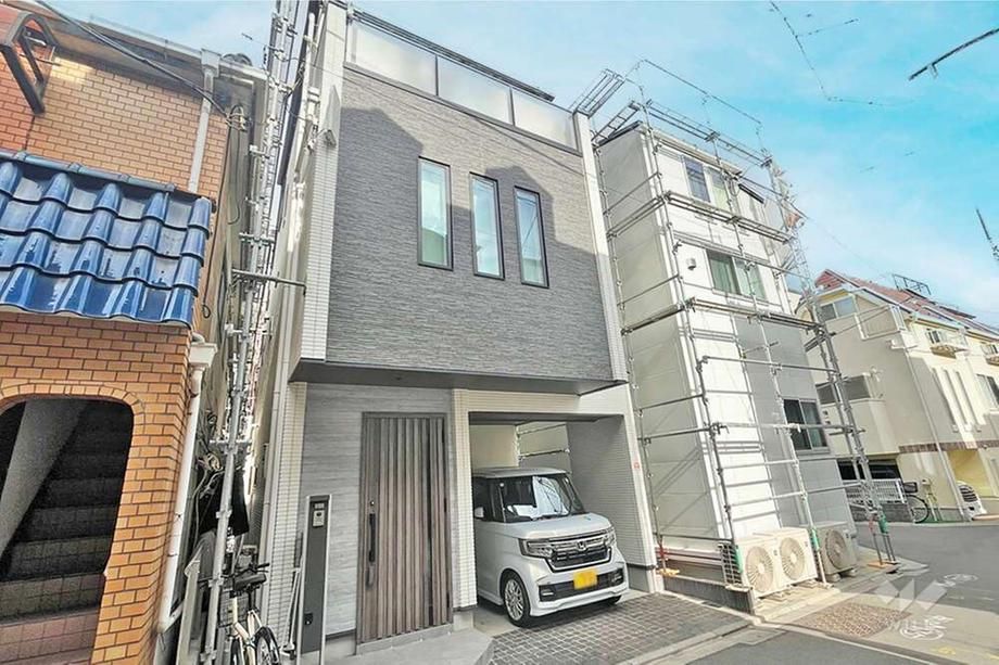 Modern 1LDK+2S House for Sale in Nakano, Tokyo - Thumbnail 2