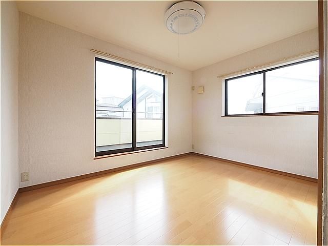 Detached House for Sale in Tama City, Tokyo - 4LDK, 132 sqm - Thumbnail 3