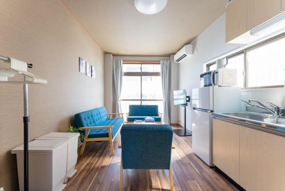 3-Story Townhouse for Sale in Osaka's Ikuno Ward Near Tsuruhashi - Thumbnail 3