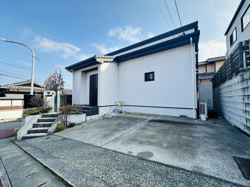 2LDK Custom-Built Single-Story Home in Minami Ward, Fukuoka - Thumbnail 3