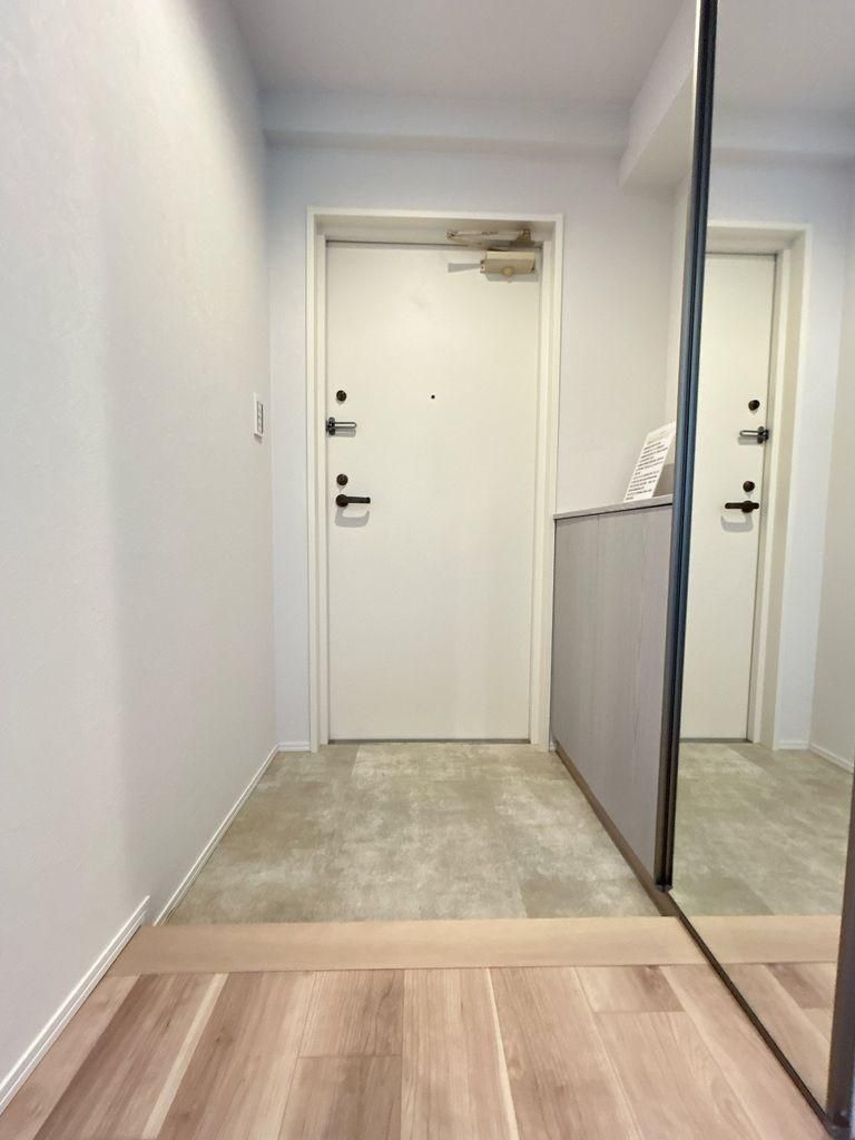 Renovated 4LDK Apartment Near Subway in Sapporo Shiroishi - Thumbnail 2