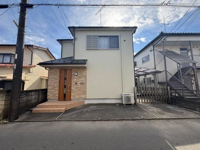 Used Detached House in Tokorozawa with Garden and Parking - Thumbnail 2