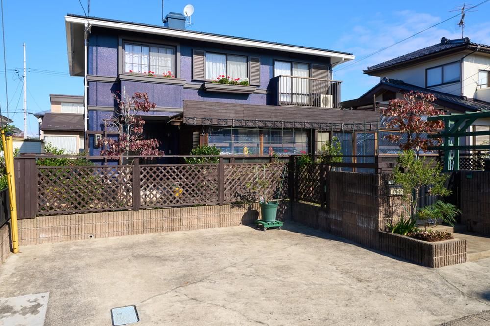3LDK Detached House for Sale in Fukushima City with Garden - Thumbnail 2