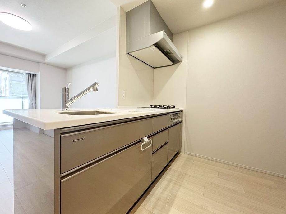 2LDK Apartment for Sale in Chuo Ward, Osaka - 54.19 sqm - Thumbnail 3