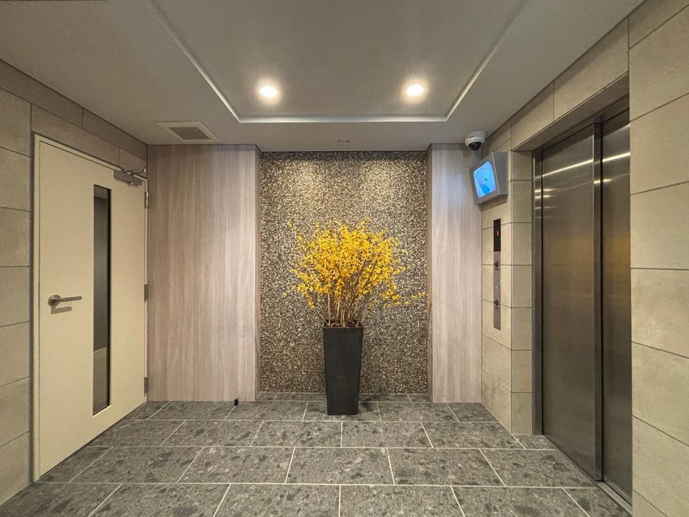 2LDK Apartment for Sale in Chuo Ward, Osaka - 54.19 sqm - Thumbnail 2
